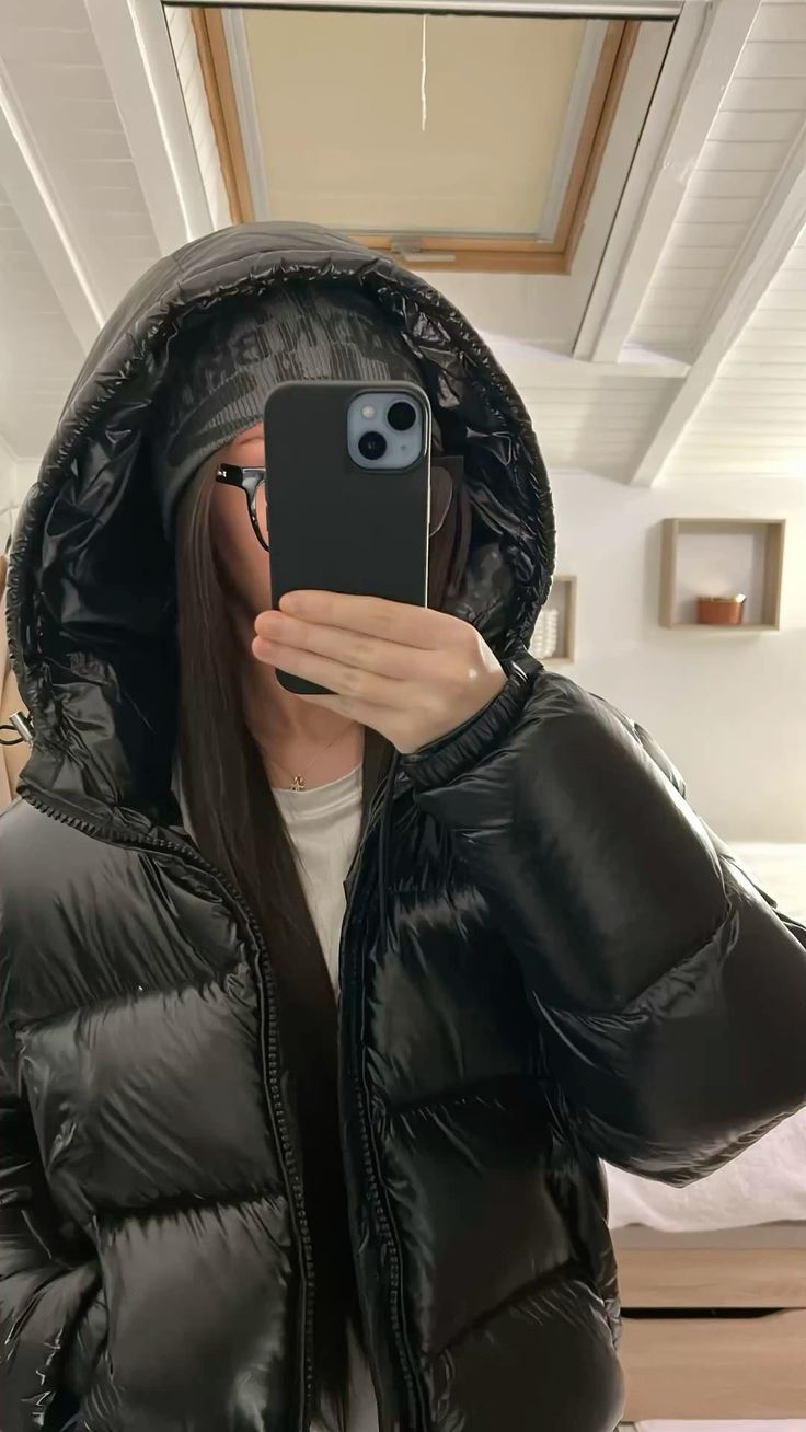 Cropped Cozy Puffer Jacket